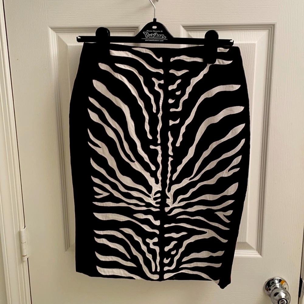 Beautiful velvet skirt - like new